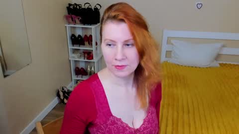Snapshot of seductive_foxy_ chatting on 07.29.26 seductive_foxy_ online show from 07.29.26