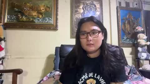 Snapshot of seductive_housewife chatting on 02.19.26 seductive_housewife online show from 02.19.26