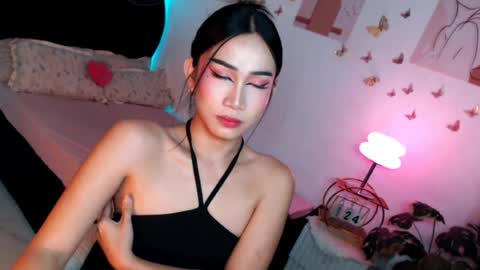 Snapshot of seductive_vana chatting on 06.24.26 Vanessa online show from 06.24.26