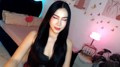 Snapshot of seductive_vana chatting on 06.25.26 Vanessa online show from 06.25.26