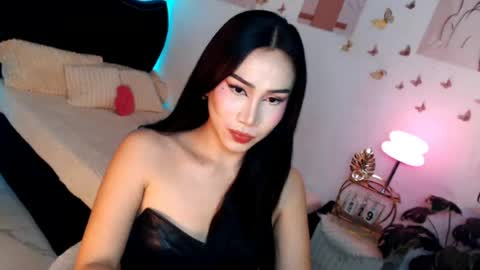 Snapshot of seductive_vana chatting on 06.29.26 Vanessa online show from 06.29.26