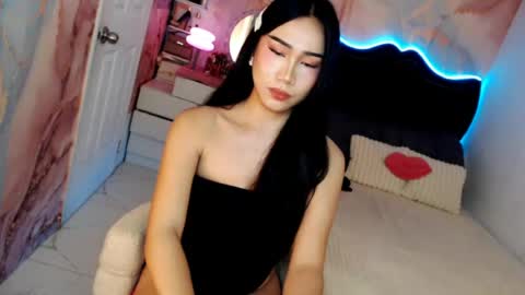 Snapshot of seductive_vana chatting on 07.23.26 Vanessa online show from 07.23.26