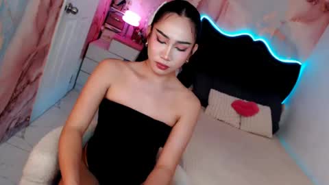 Snapshot of seductive_vana chatting on 07.30.26 Vanessa online show from 07.30.26