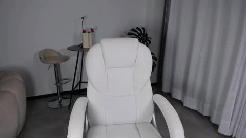 Snapshot of seductivelvet chatting on 11.01.25 Arihana online show from 11.01.25