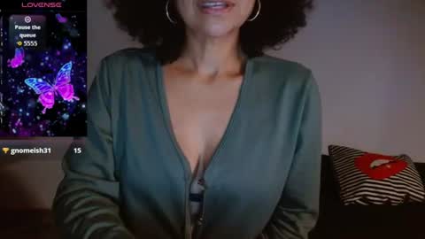 Snapshot of seductress_malia chatting on 07.14.26 seductress_malia online show from 07.14.26
