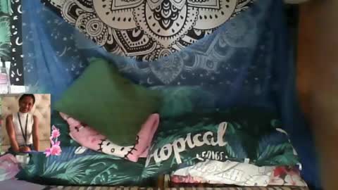 Snapshot of seductress_petite chatting on 04.17.26 martha online show from 04.17.26