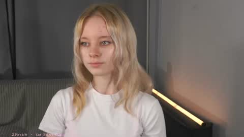 Snapshot of seebunny chatting on 07.02.26 See Its honey bunny im Lana online show from 07.02.26