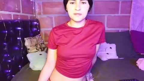Snapshot of seleena_01 chatting on 06.25.26 seleena_01 online show from 06.25.26