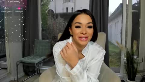 Snapshot of selena_reeves chatting on 02.02.25 Selena online show from 02.02.25