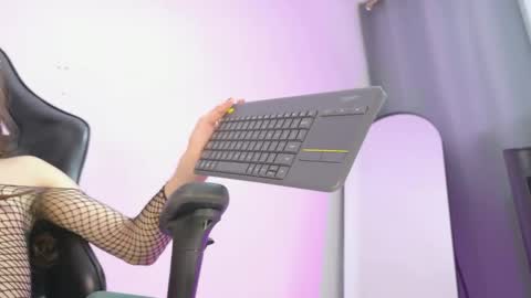 selena roberts online show from 04.17.26