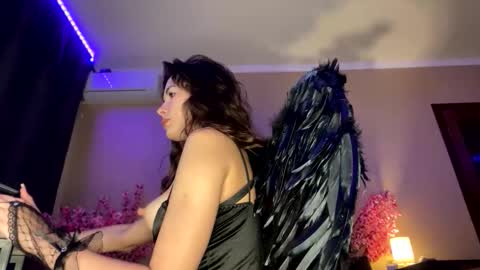 H i  My names is Selena Welcome to my room  Please thumbs up - its important online show from 10.31.25