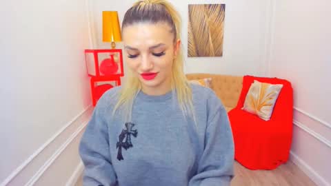 selenaemoore online show from 02.15.26