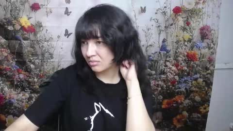 Snapshot of selenafly chatting on 09.20.25 SelenaFly online show from 09.20.25