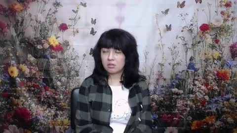 Snapshot of selenafly chatting on 10.17.25 SelenaFly online show from 10.17.25