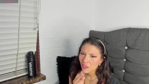 Selena online show from 11.26.25