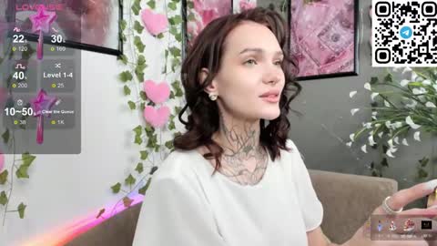 Selena online show from 09.29.25