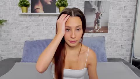 Snapshot of selenarousey chatting on 12.05.24 Selena online show from 12.05.24