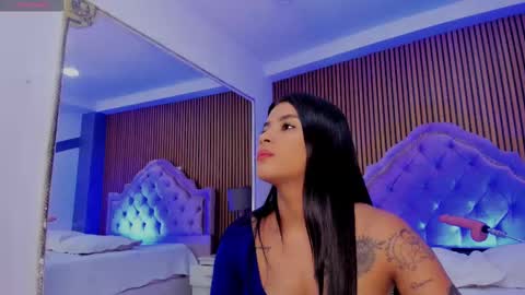 selenastonne online show from 09.16.25