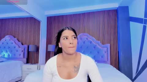 selenastonne online show from 10.11.25