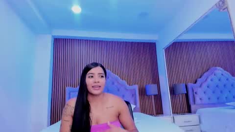 selenastonne online show from 11.04.25