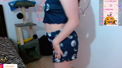 Snapshot of seleneg chatting on 10.19.25 Selene G  online show from 10.19.25