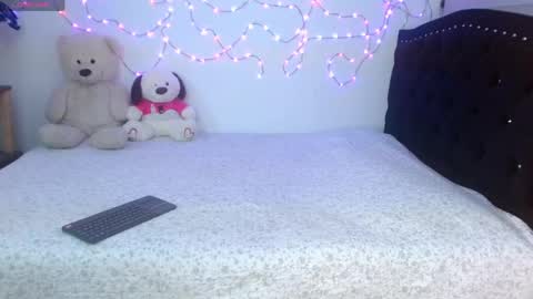 Selene G  online show from 03.31.26