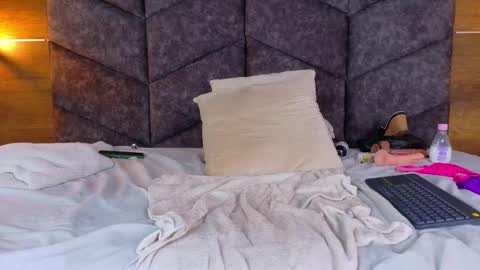 SELENE GIBSON online show from 02.14.26