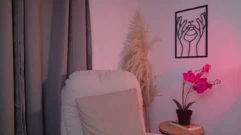 Selene Nova online show from 04.23.26