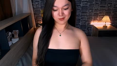 Snapshot of selenesantiago chatting on 01.26.25 joan online show from 01.26.25