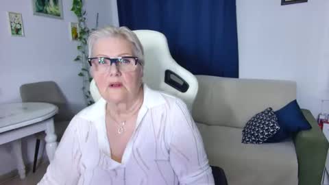 Selenna online show from 04.09.26