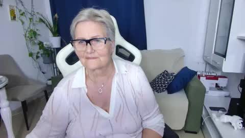 Selenna online show from 04.15.26