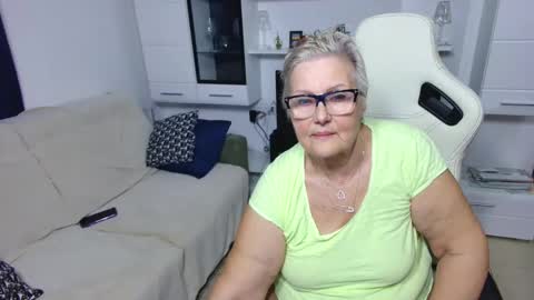 Selenna online show from 04.19.26