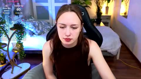 Snapshot of selinsselin chatting on 10.13.25 sweetie Selin 3 online show from 10.13.25
