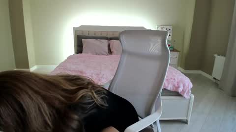 Ami online show from 10.09.25