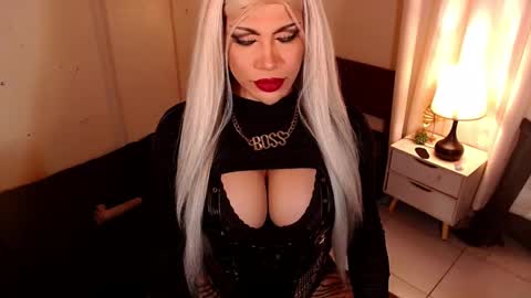 unstappable queen kate online show from 02.14.26