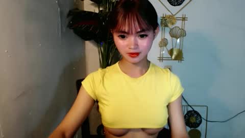 Snapshot of sensational_yeng chatting on 03.27.26 sensational_yeng online show from 03.27.26