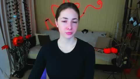 sensitiveheartt online show from 11.03.25