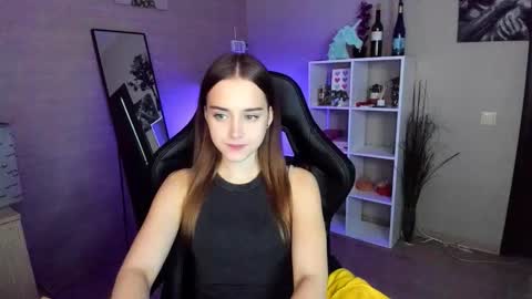 Snapshot of sensual_amy_ chatting on 10.02.25 Emily online show from 10.02.25