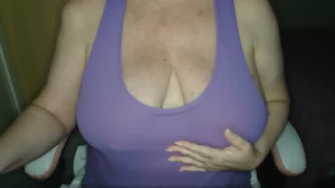 Snapshot of sensual_cris chatting on 10.14.25 CRIS  online show from 10.14.25