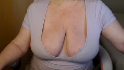 Snapshot of sensual_cris chatting on 05.25.26 CRIS online show from 05.25.26