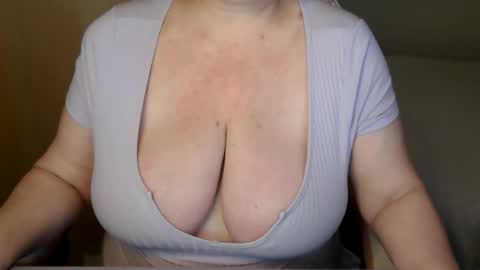 Snapshot of sensual_cris chatting on 05.27.26 CRIS online show from 05.27.26
