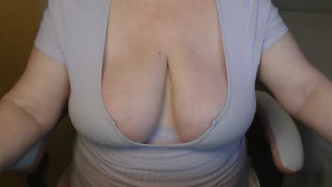 Snapshot of sensual_cris chatting on 05.28.26 CRIS online show from 05.28.26
