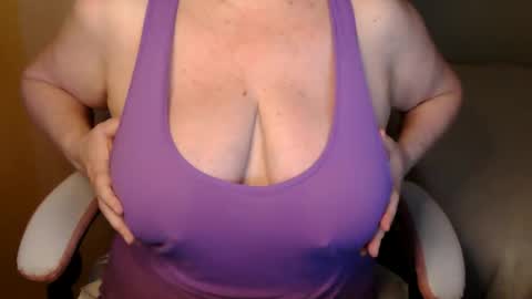 Snapshot of sensual_cris chatting on 06.09.26 CRIS online show from 06.09.26