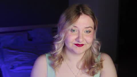 Snapshot of sensual_girrrl chatting on 06.01.26 Ilona online show from 06.01.26