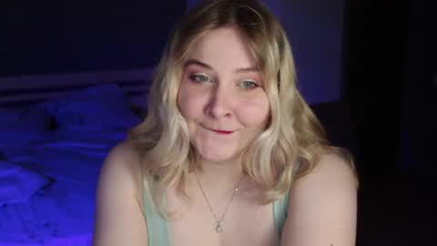 Snapshot of sensual_girrrl chatting on 06.23.26 Ilona online show from 06.23.26