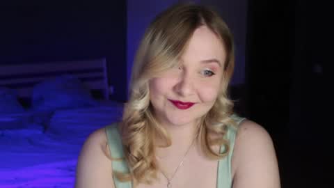Snapshot of sensual_girrrl chatting on 06.30.26 Ilona online show from 06.30.26