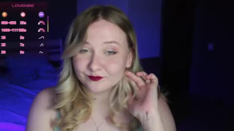 Snapshot of sensual_girrrl chatting on 07.09.26 Ilona online show from 07.09.26