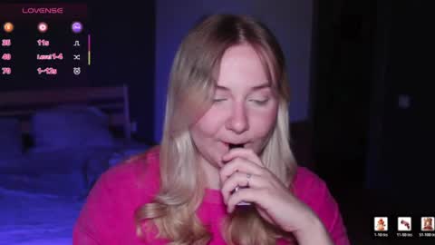 Snapshot of sensual_girrrl chatting on 07.16.26 Ilona online show from 07.16.26