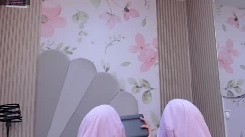 Snapshot of sensual_sophie_ chatting on 01.25.25 Sophie online show from 01.25.25