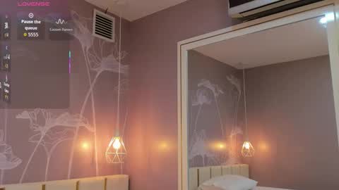 Snapshot of sensual_sophie_ chatting on 10.02.25 Sophie online show from 10.02.25